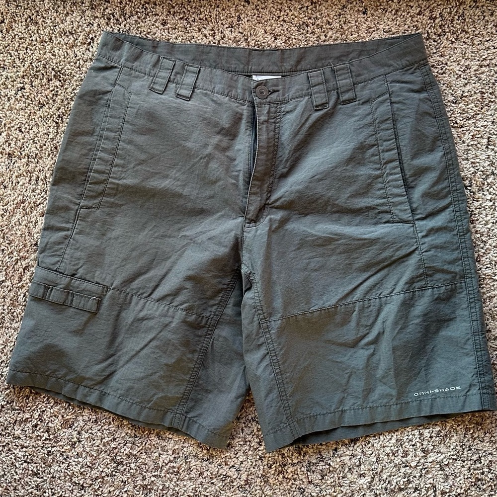 Columbia Men's Gray Shorts